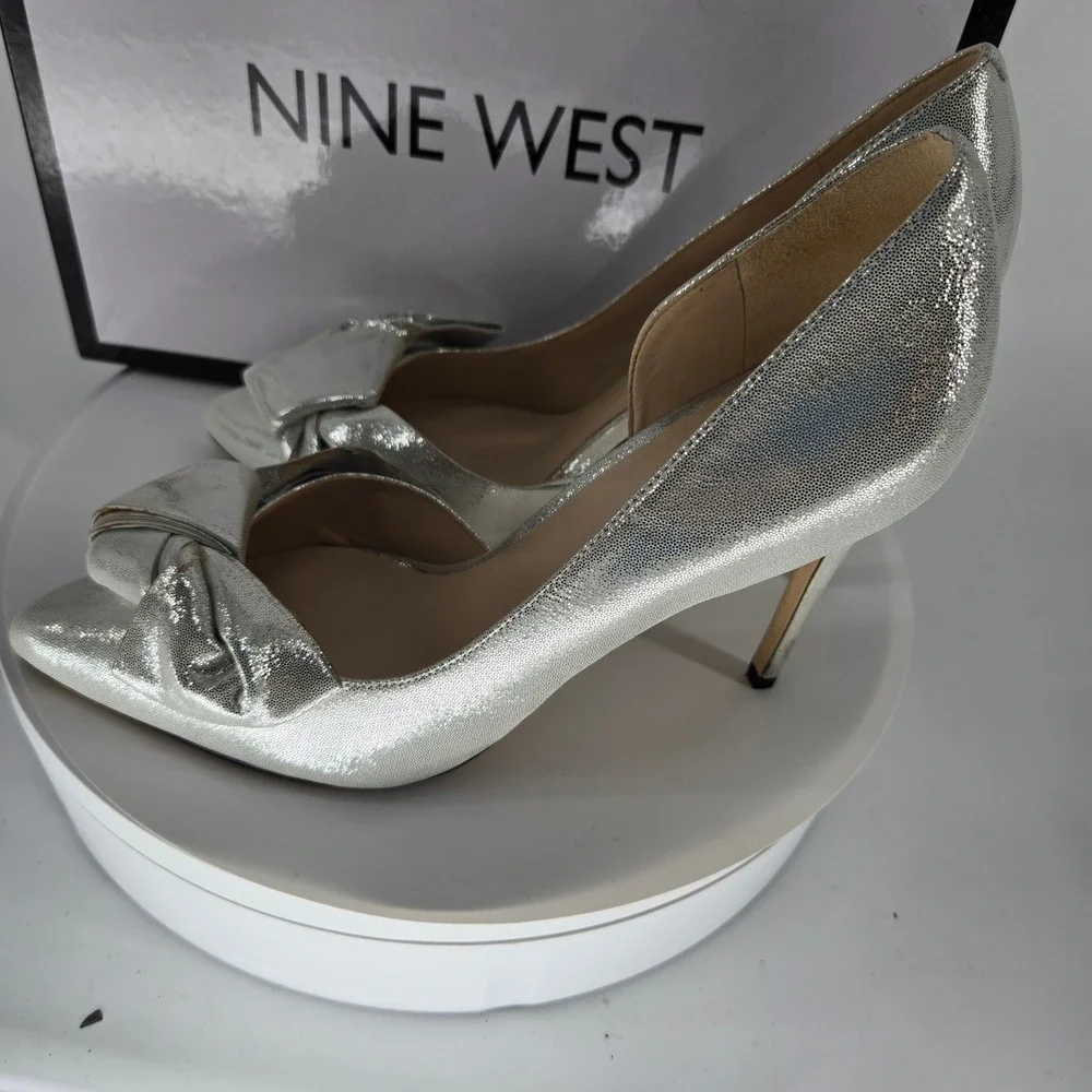 Nine West Edlina Silver Metallic Bow D'Orsay Pointed Toe Stiletto Pumps Heels 8M